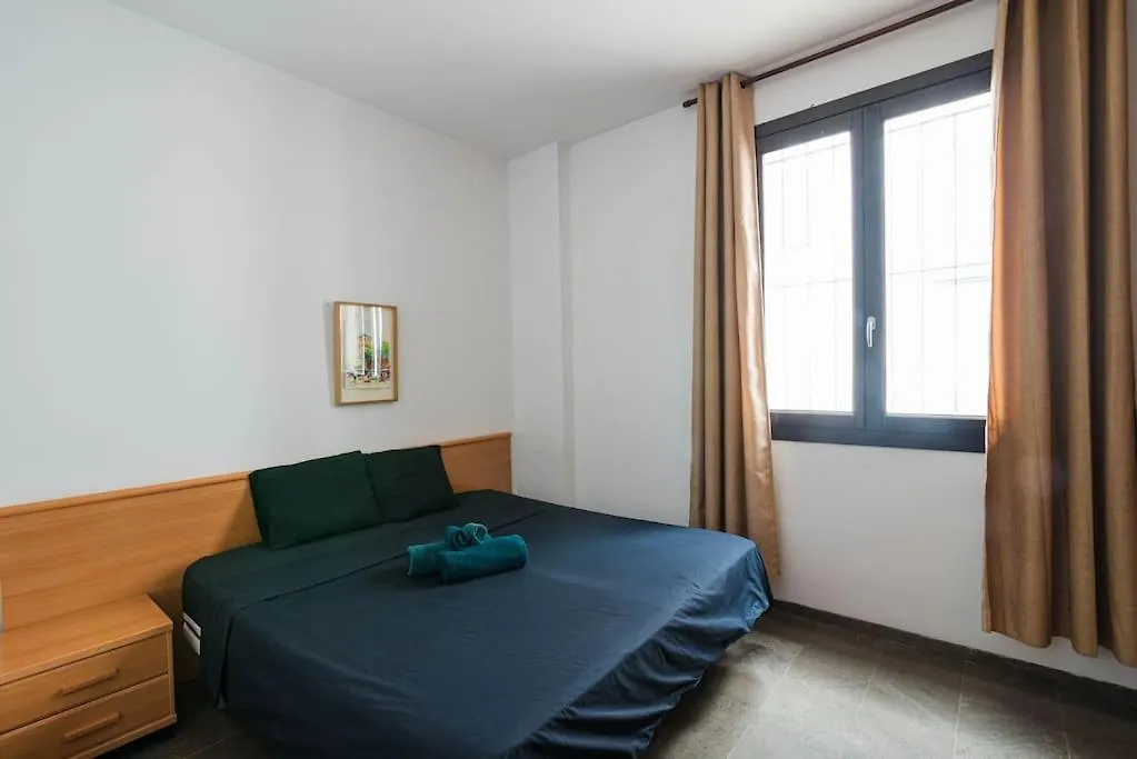 Cosy Flat W/ Beautiful Views And Cute Balcony-1