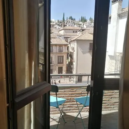 Cosy Flat W/ Beautiful Views And Cute Balcony-2