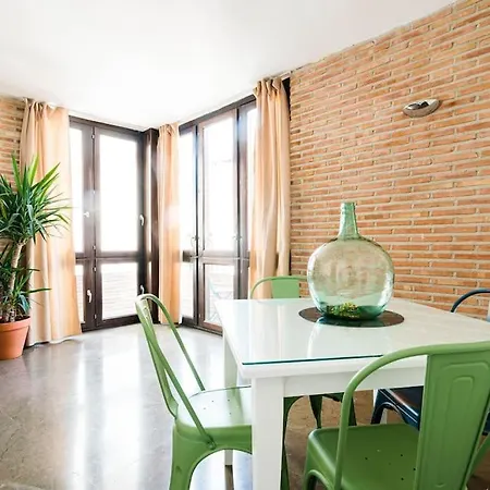 Cosy Flat W/ Beautiful Views And Cute Balcony-3